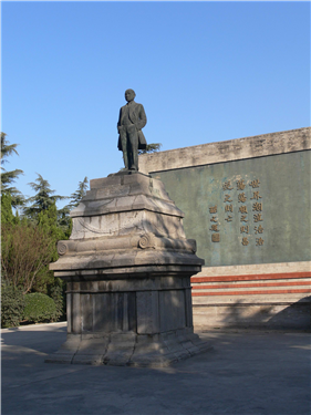 孙中山铜像